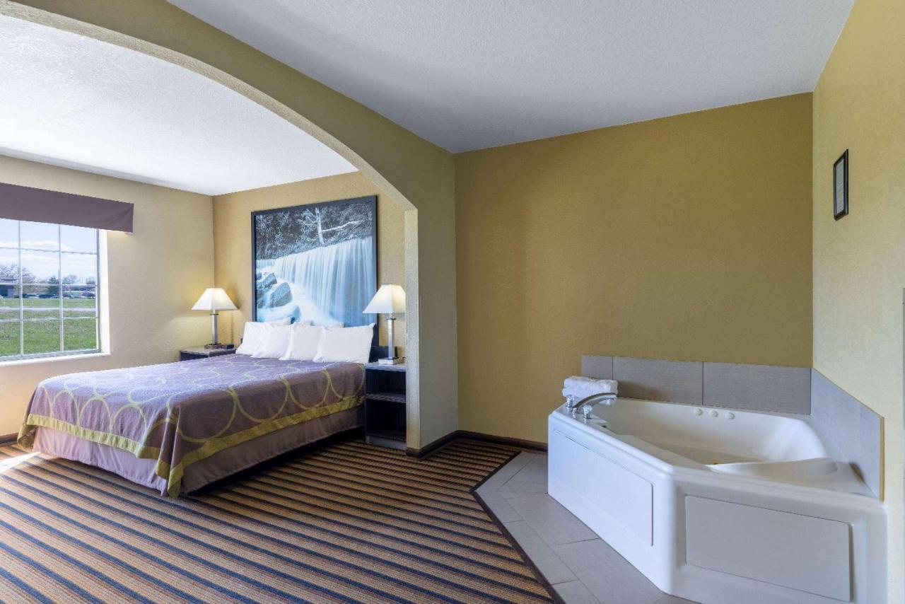 Super 8 By Wyndham Nixa/Springfield Area Hotel Luaran gambar