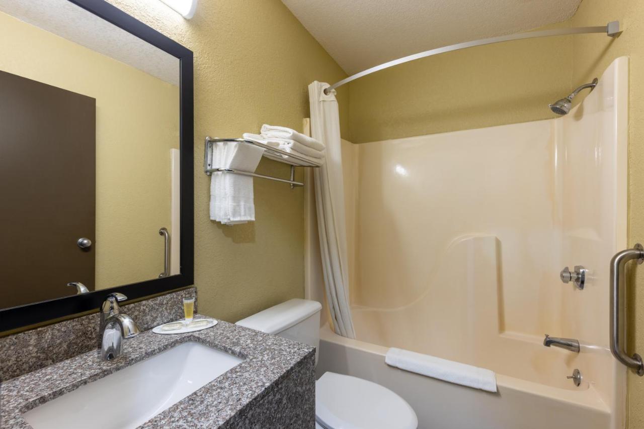 Super 8 By Wyndham Nixa/Springfield Area Hotel Luaran gambar